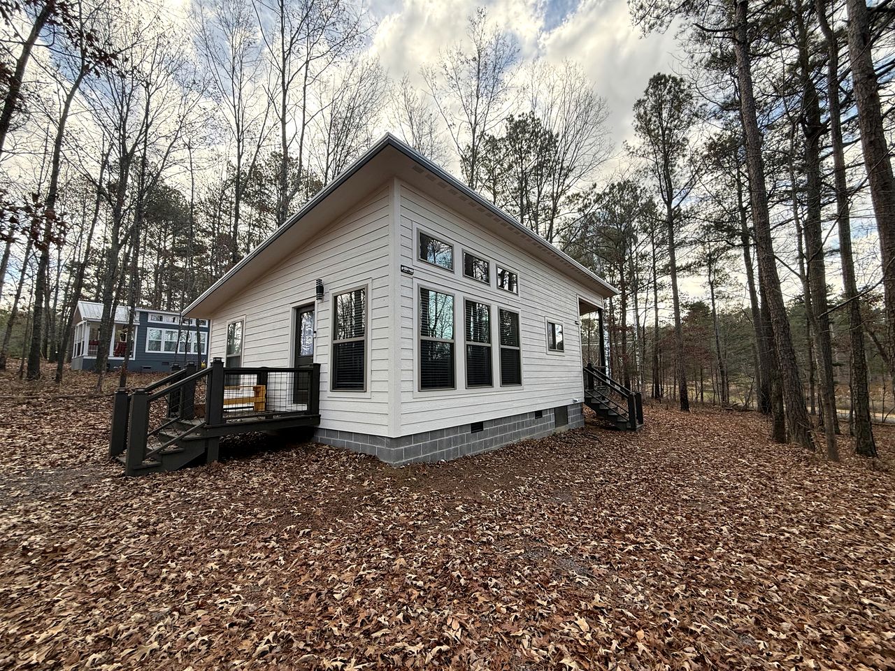 Stylish Modern Getaway with Fire Pit near DeSoto Falls in Mentone, AL
