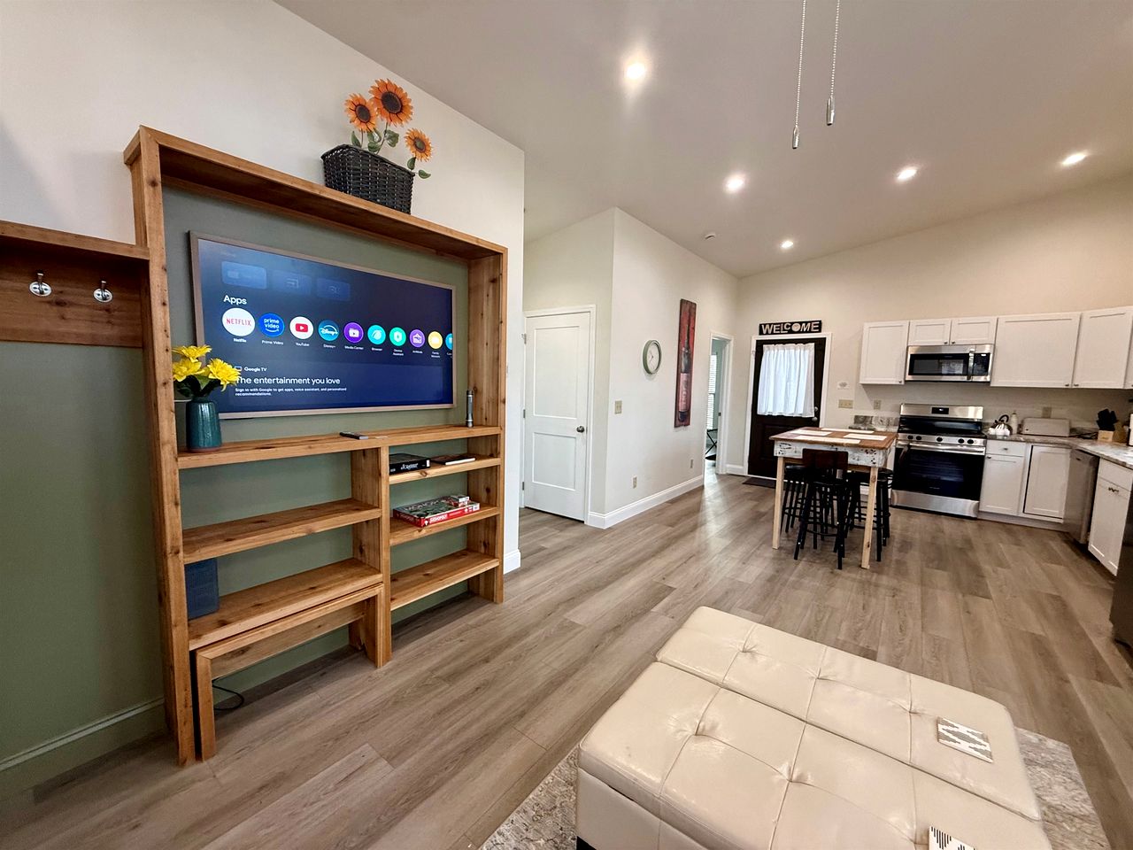 Stylish Modern Getaway with Fire Pit near DeSoto Falls in Mentone, AL