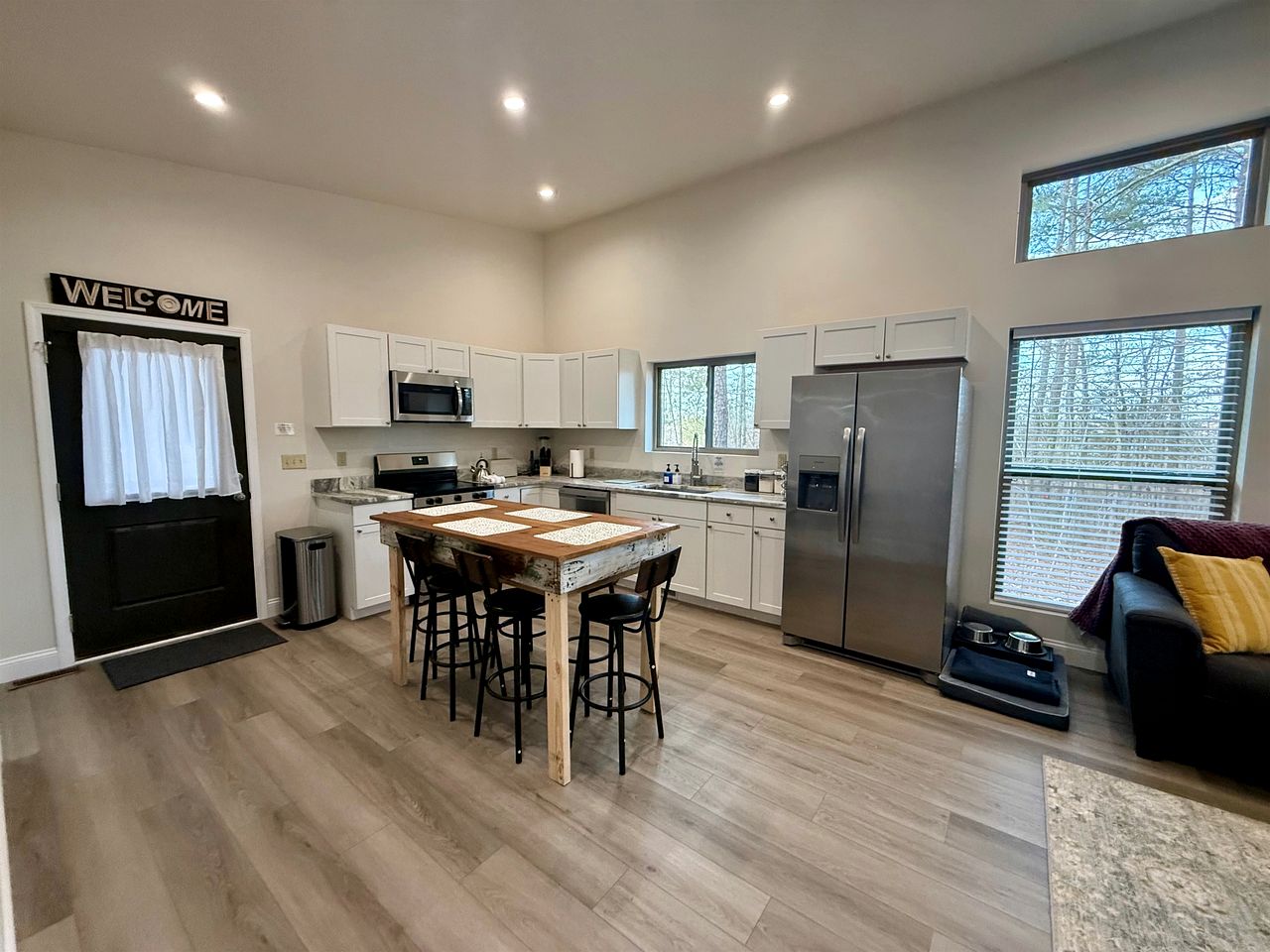 Stylish Modern Getaway with Fire Pit near DeSoto Falls in Mentone, AL