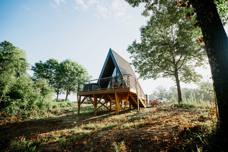Intimate A-Frame Cabin for a Romantic Retreat in Cedar Bluff, Alabama
