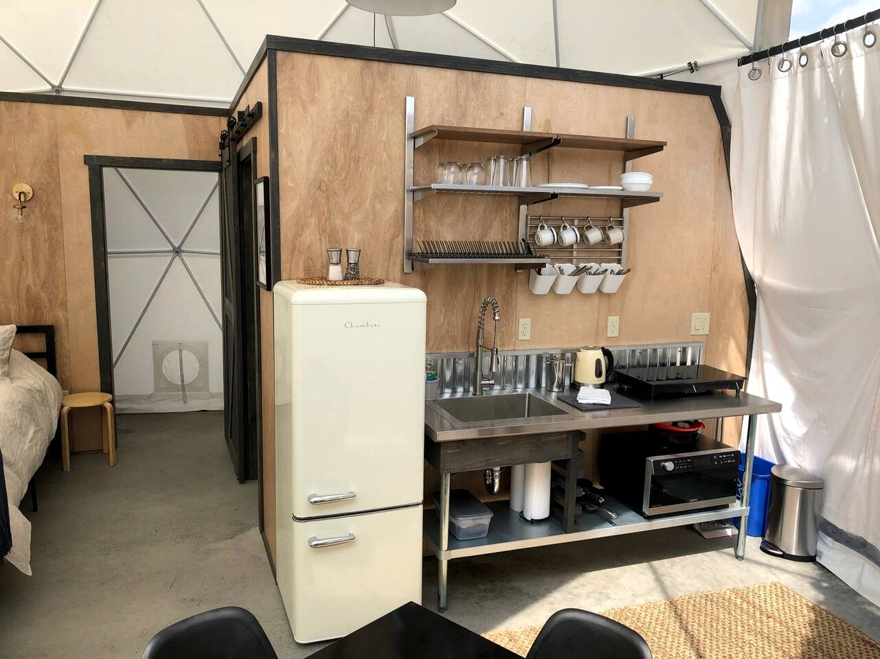 Luxury Secluded Dome Retreat with Panoramic Views Near Yellowstone National Park, Montana