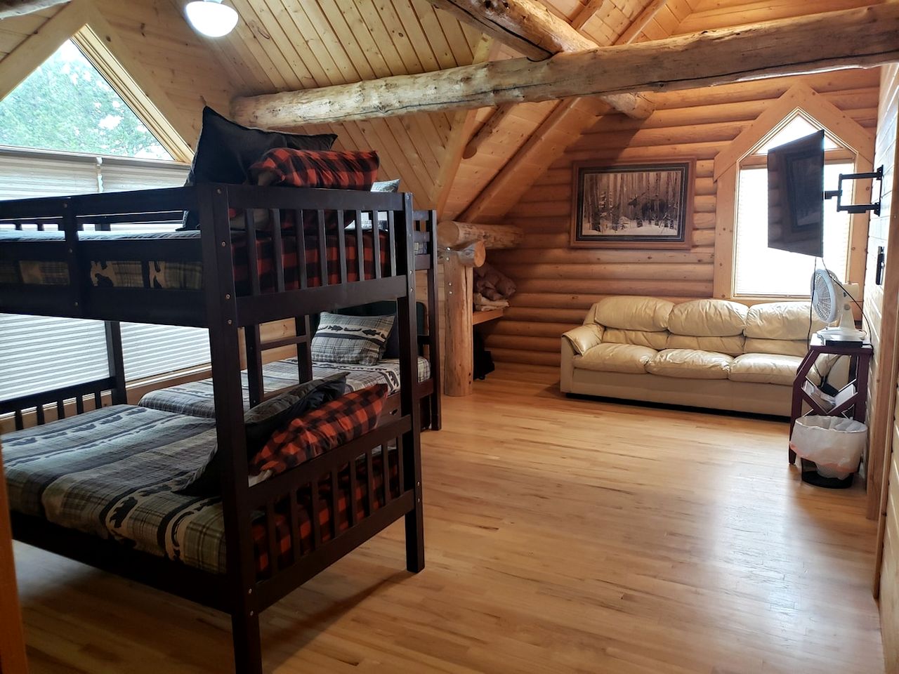 Spacious Log Cabin Retreat with Game Room & Hot Tub Near Island Park, Idaho