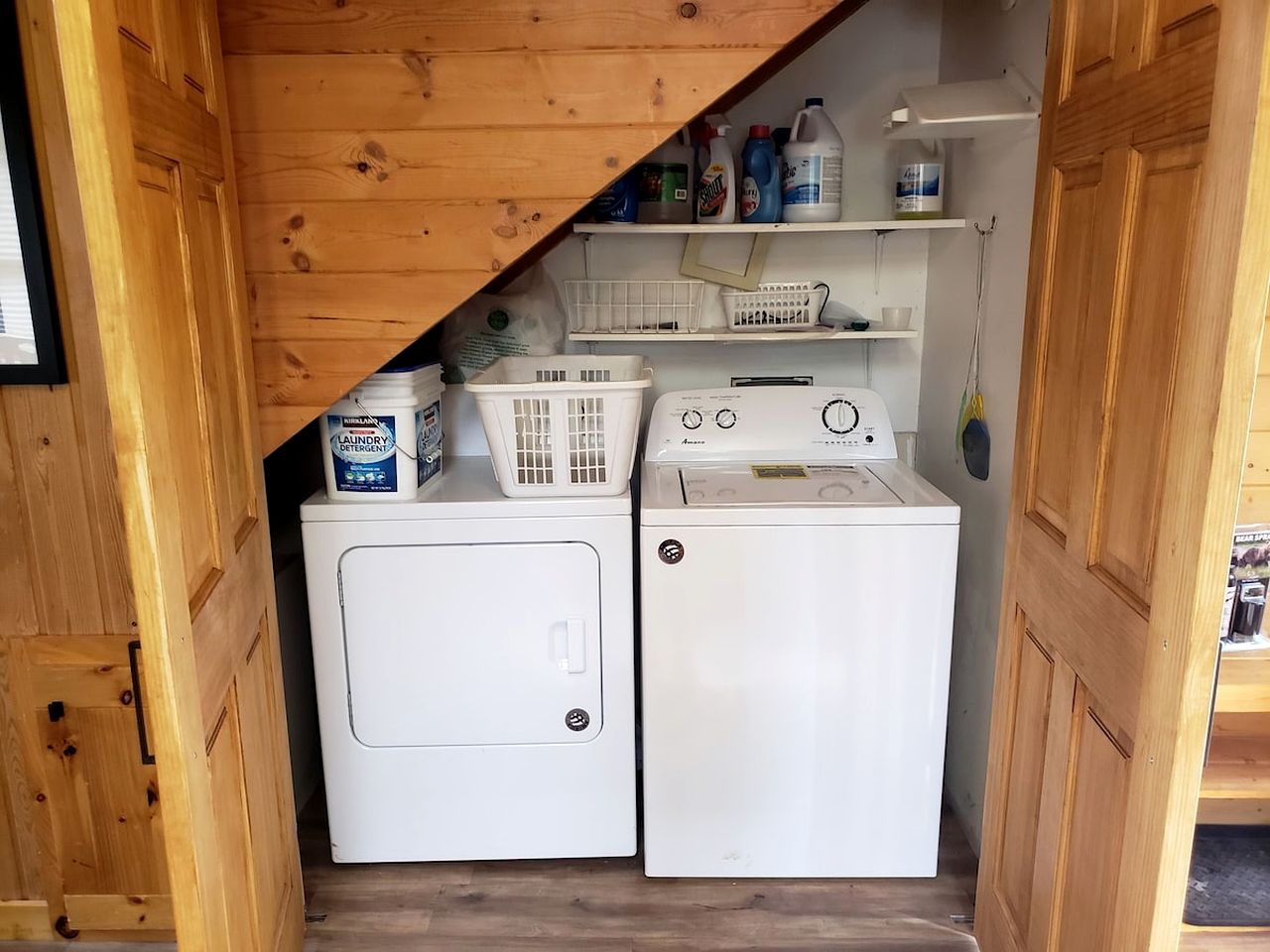 Spacious Log Cabin Retreat with Game Room & Hot Tub Near Island Park, Idaho