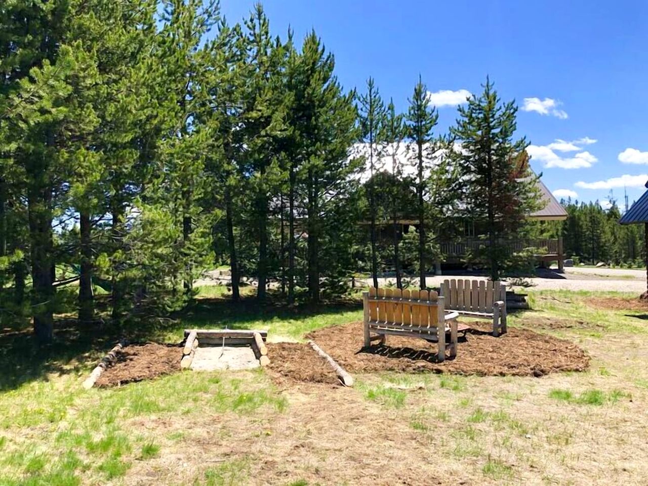 Spacious Log Cabin Retreat with Game Room & Hot Tub Near Island Park, Idaho