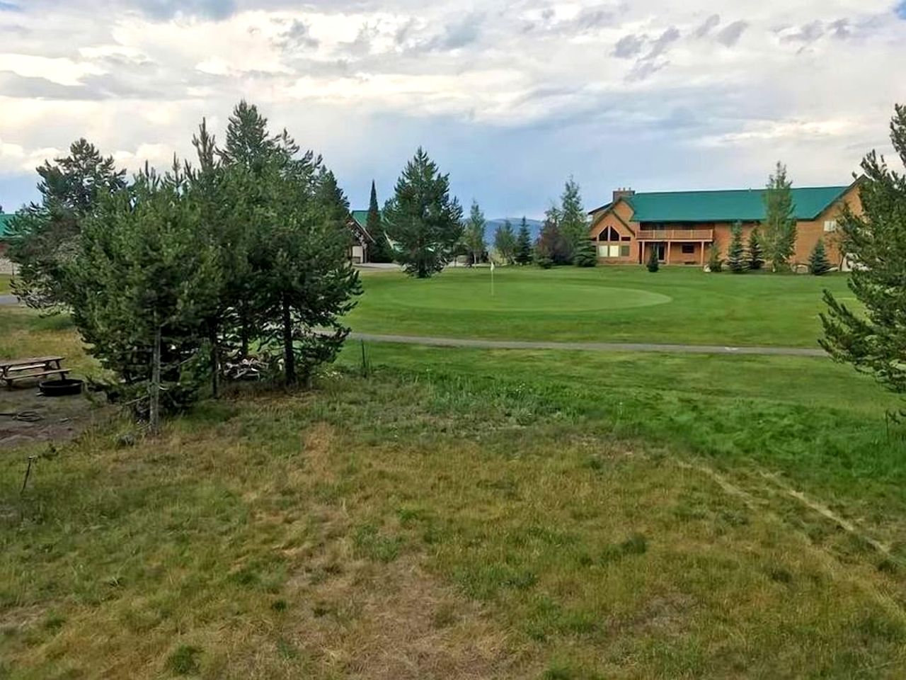 Spacious Log Cabin Retreat with Game Room & Hot Tub Near Island Park, Idaho