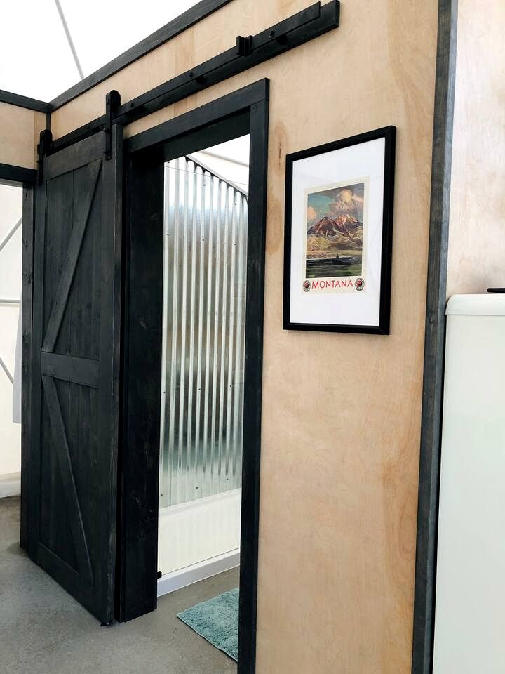 Montana Luxury Dome Stay with Panoramic Views Near Yellowstone National Park