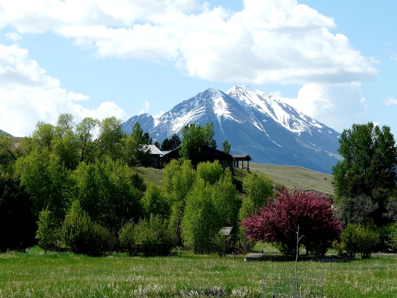 Wonderful River Cottage with Great Hiking Trails in Montana