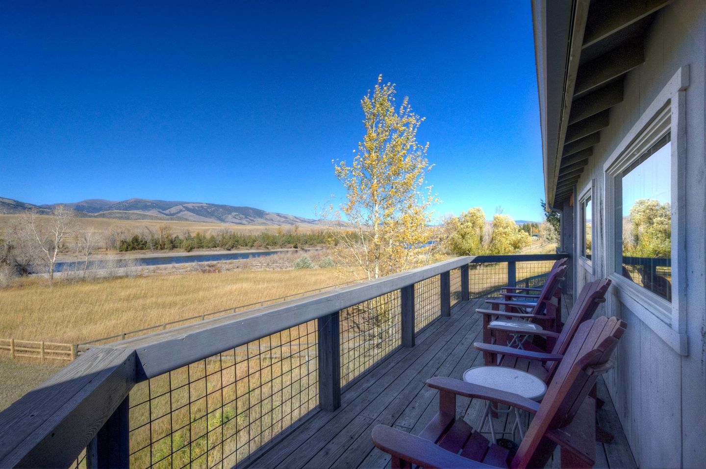 Wonderful River Cottage with Great Hiking Trails in Montana