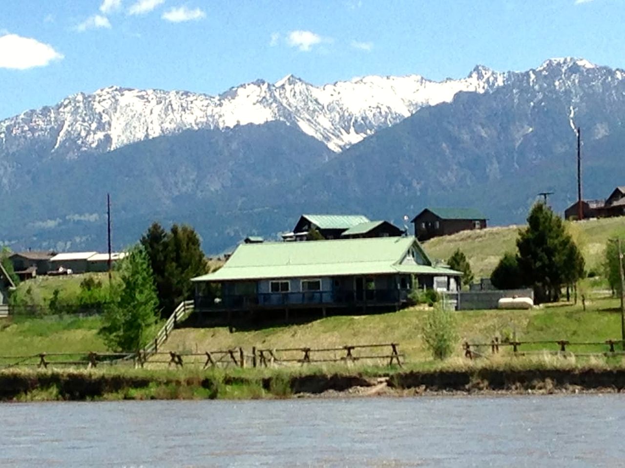 Wonderful River Cottage with Great Hiking Trails in Montana
