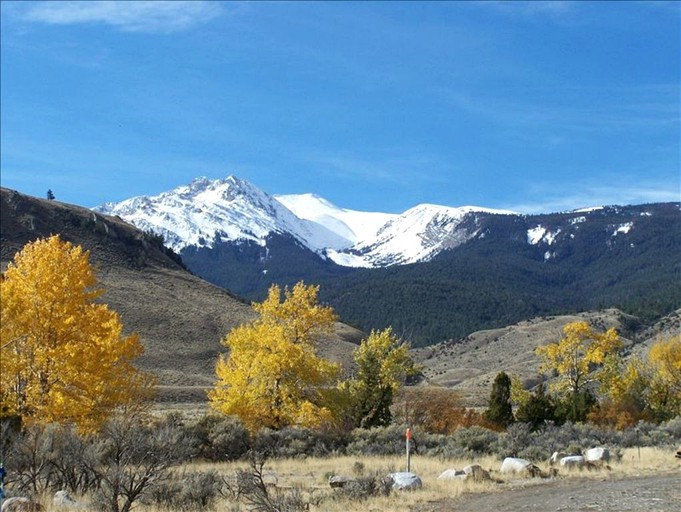 Cabins (Bozeman, Montana, United States)