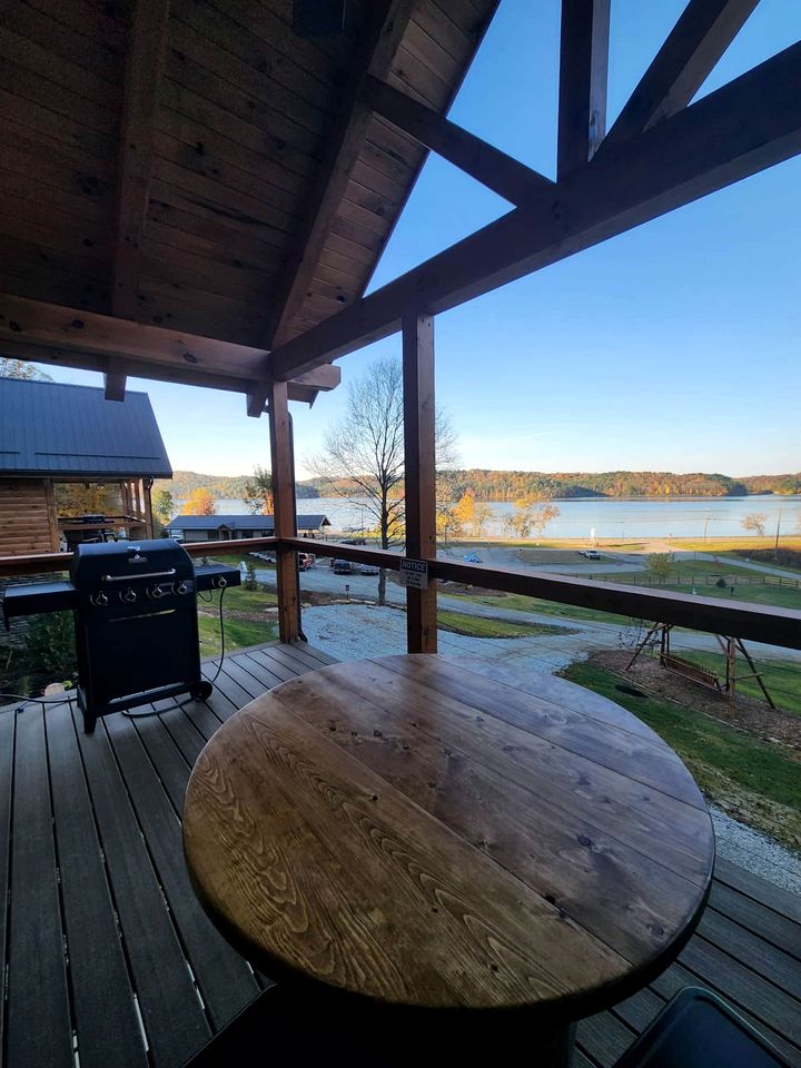 Group Friendly Cabin with Spa on the Deck near Tappan Lake in Ohio