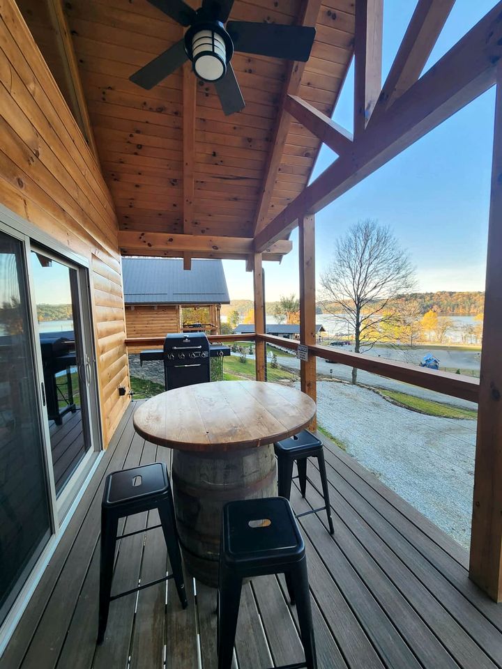 Group Friendly Cabin with Spa on the Deck near Tappan Lake in Ohio