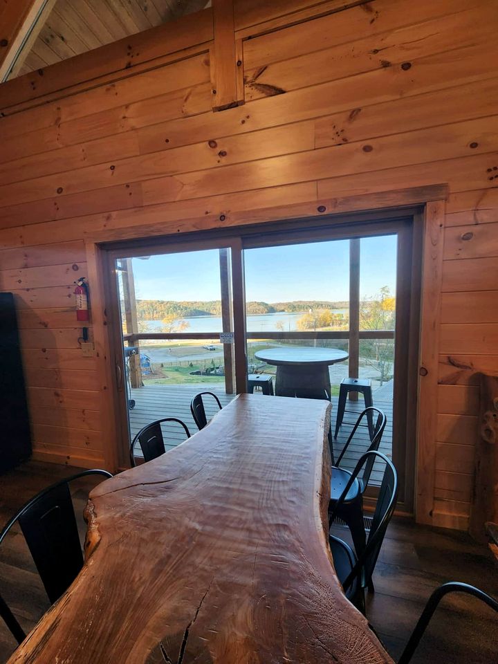 Group Friendly Cabin with Spa on the Deck near Tappan Lake in Ohio