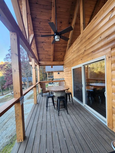 Cabins (United States of America, Franklin, Ohio)