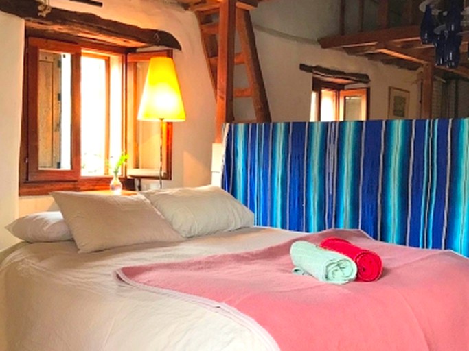 Cottages (Beira Baixo, Coimbra District, Portugal)