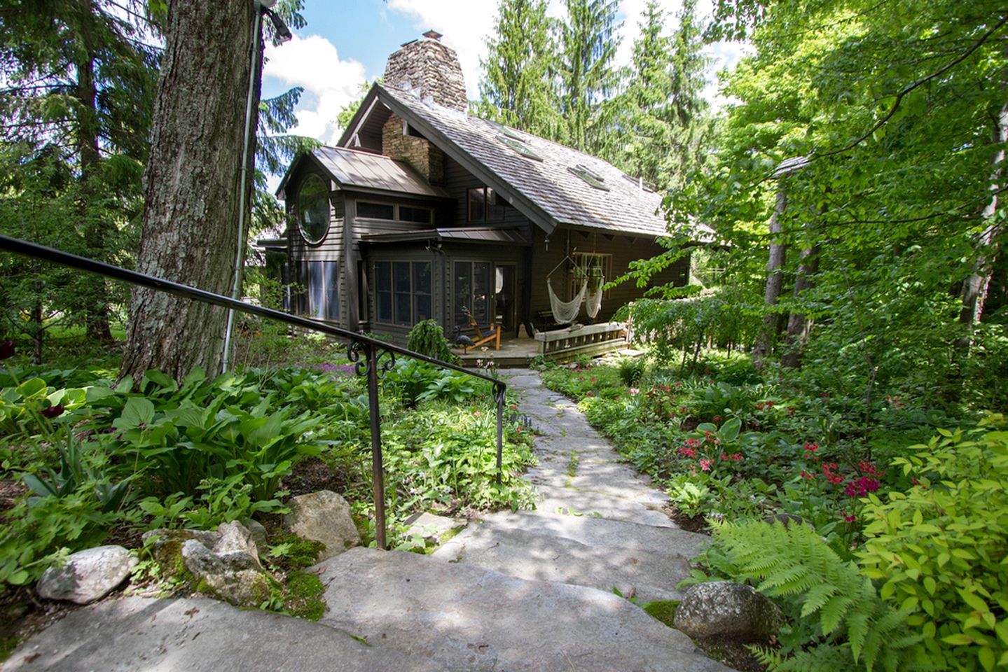 Nature Lodge with Vegetarian Breakfast on Stratton Mountain, Vermont