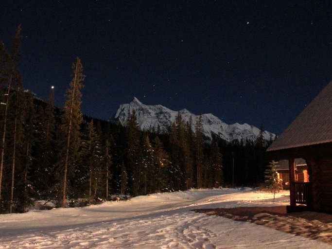 Log Cabins (Golden, British Columbia, Canada)