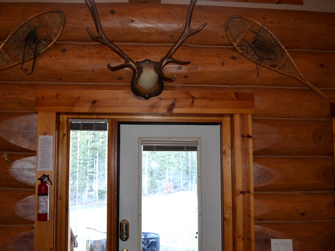 Log Cabins (Golden, British Columbia, Canada)