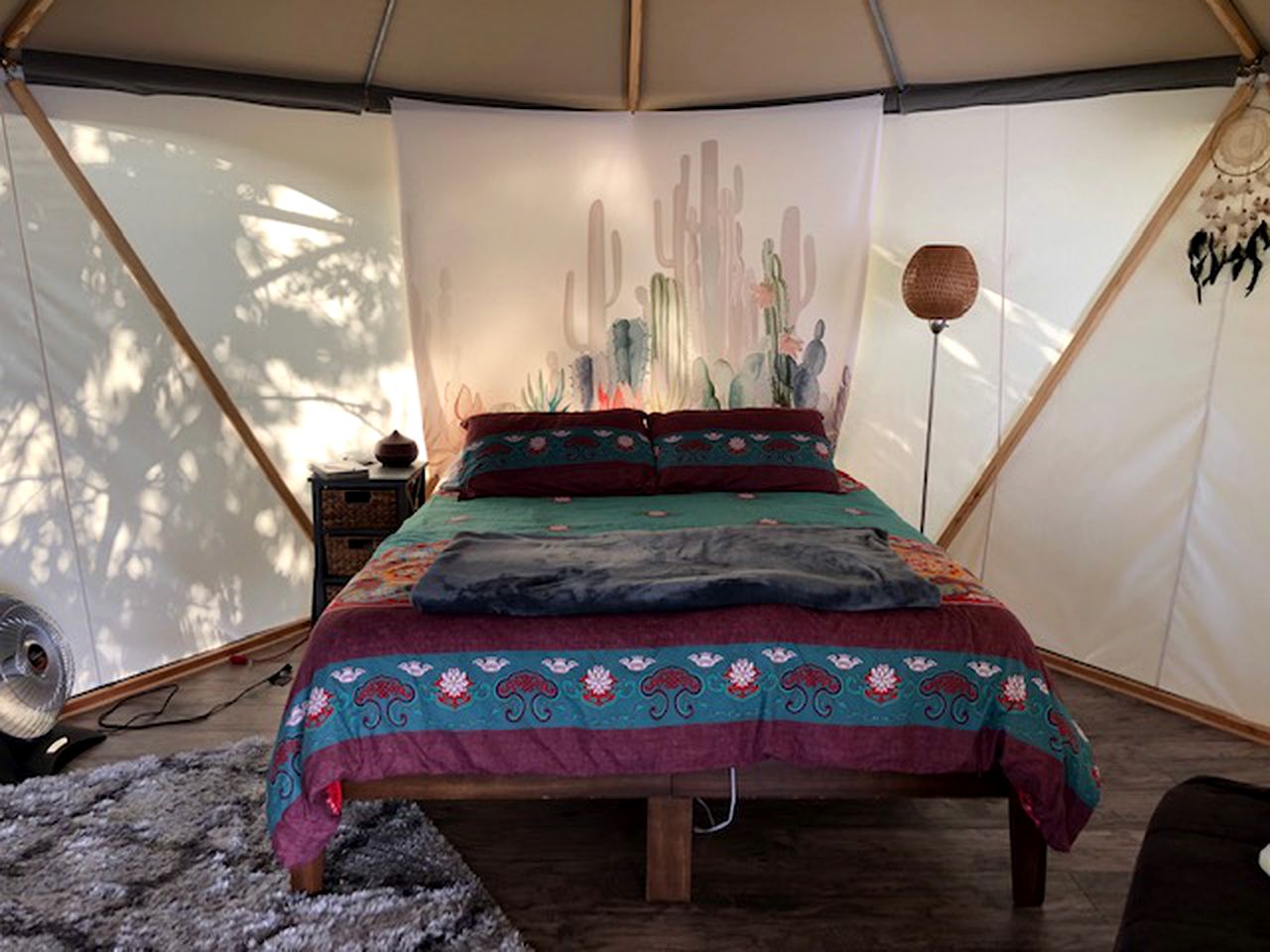 Lovely Glamping Tent for Three with a Shared Pool near Lakeside, California