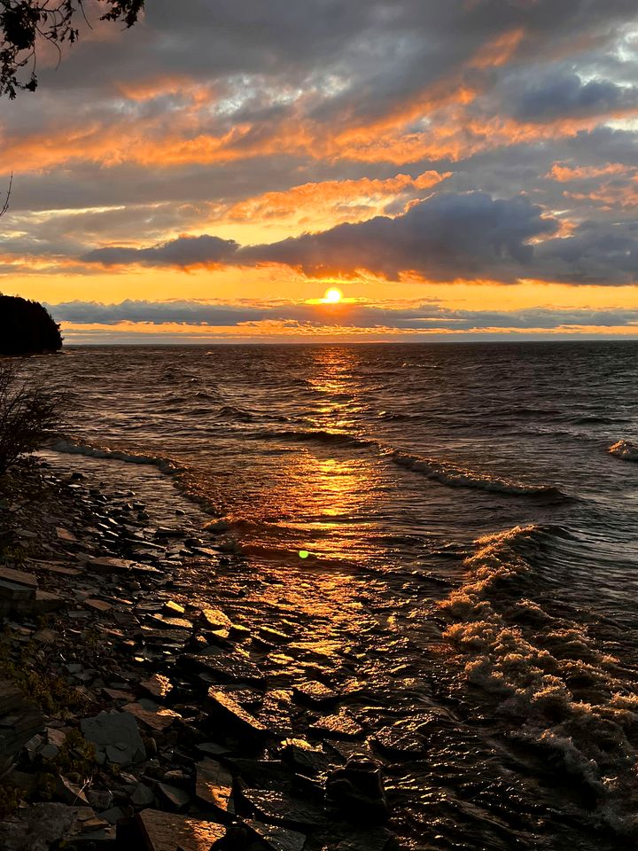 Cozy Lakefront Retreat | Fire Pit, Pet-Friendly & Scenic Views near Sturgeon Bay, WI