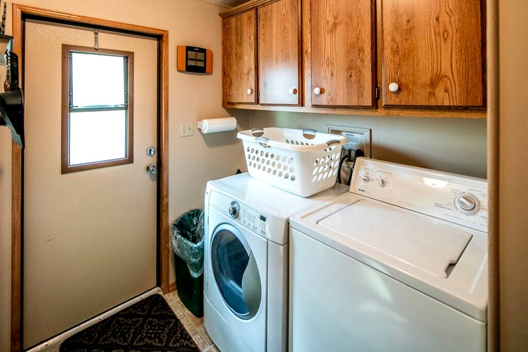 Cabins (United States of America, Wawona, California)