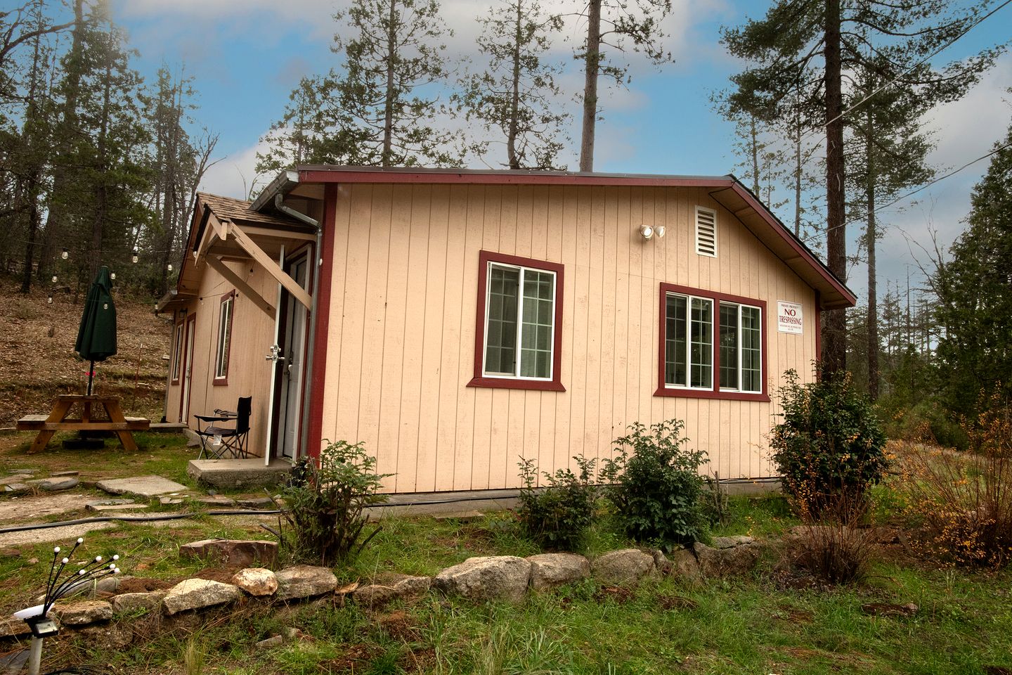 Cozy Nature-Filled Home with Garden & Night Sky Views Near Yosemite Tioga Pass, Groveland CA