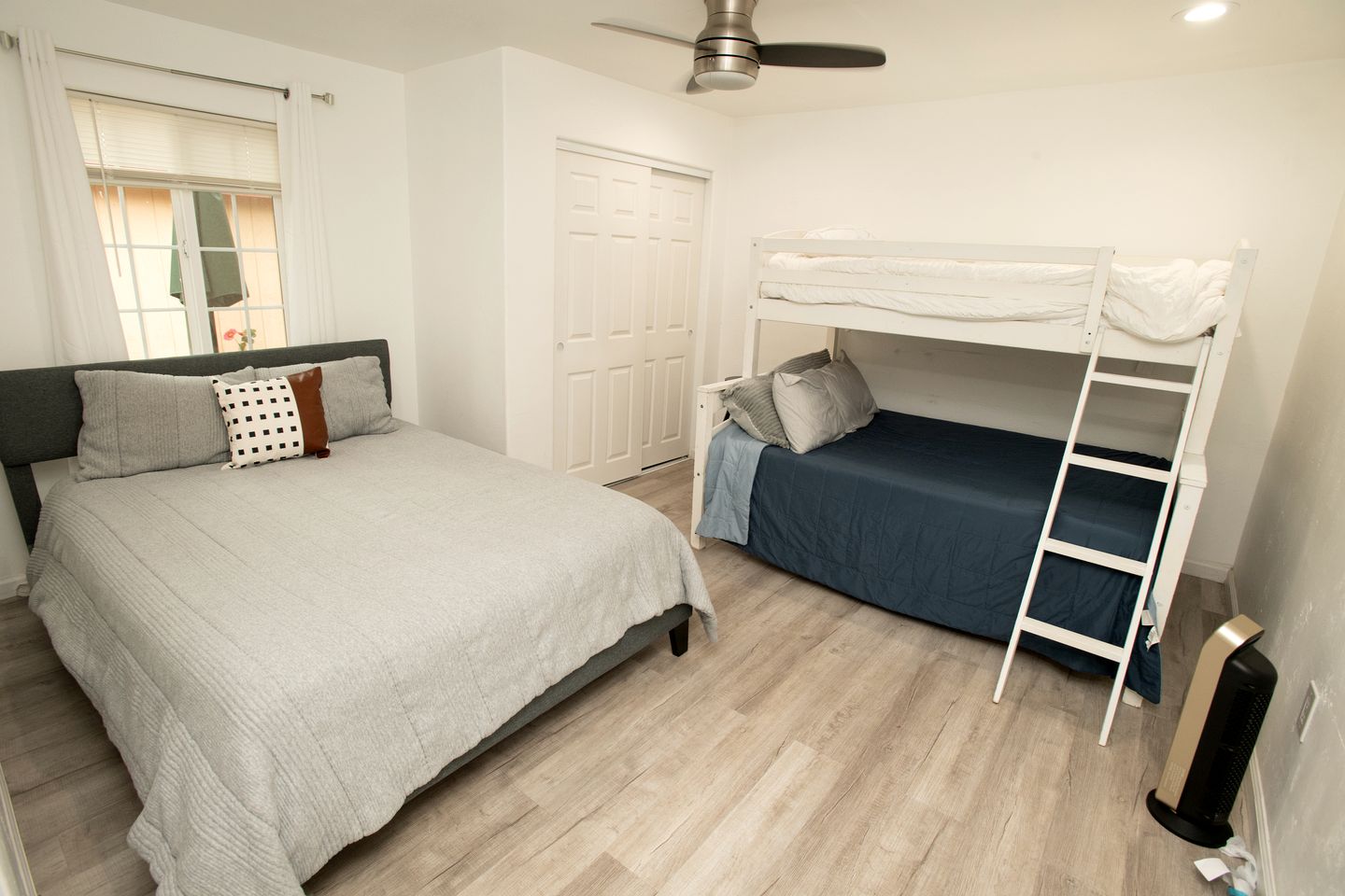 Cozy Nature-Filled Home with Garden & Night Sky Views Near Yosemite Tioga Pass, Groveland CA