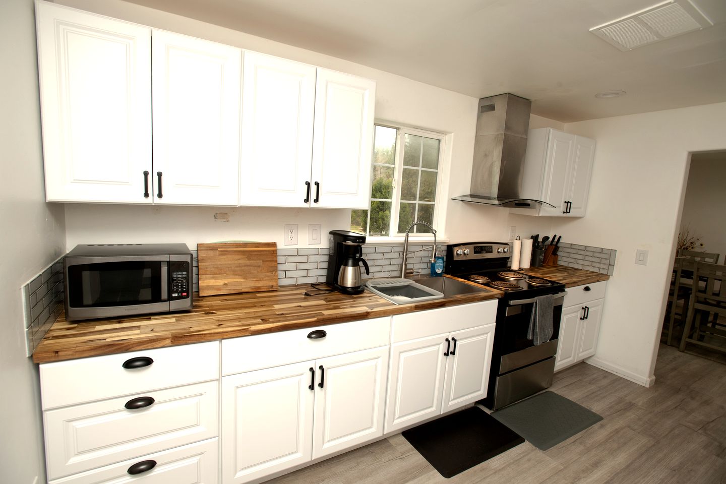 Cozy Nature-Filled Home with Garden & Night Sky Views Near Yosemite Tioga Pass, Groveland CA