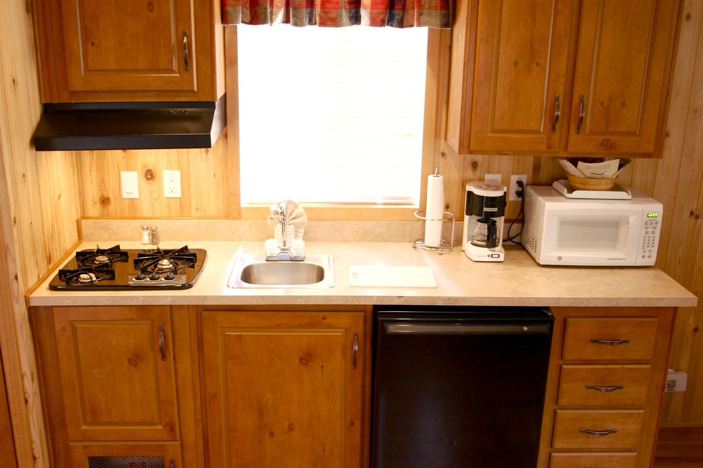 Family-Friendly Cabin Vacation Rentals with Shared Pool near Yosemite National Park