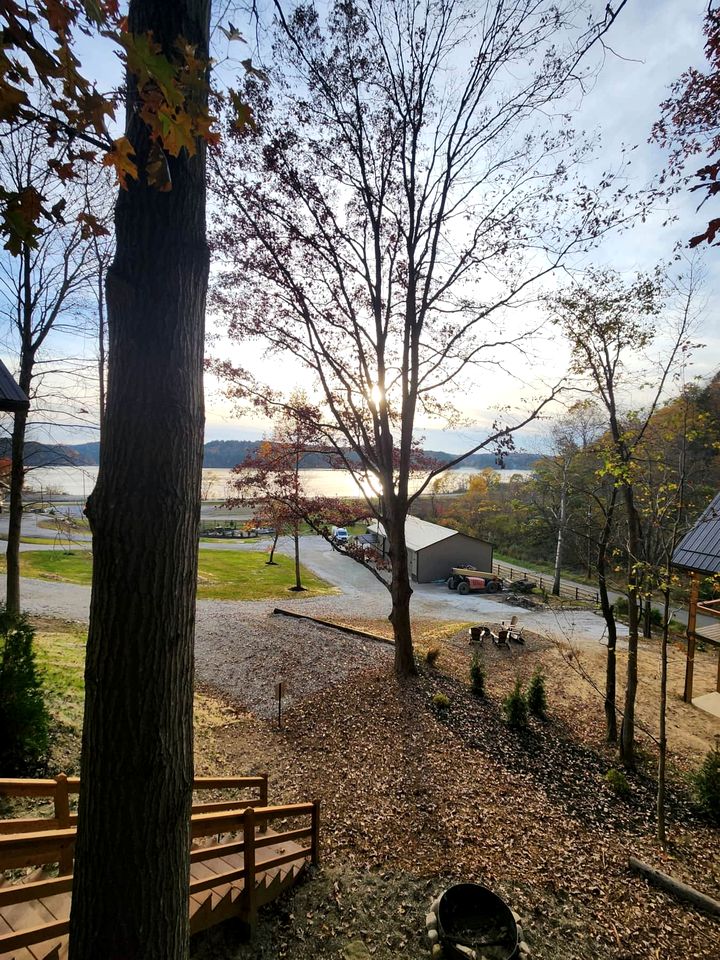 Pet-Friendly Tree Cabin by Tappan Lake with Lofted Space in Ohio