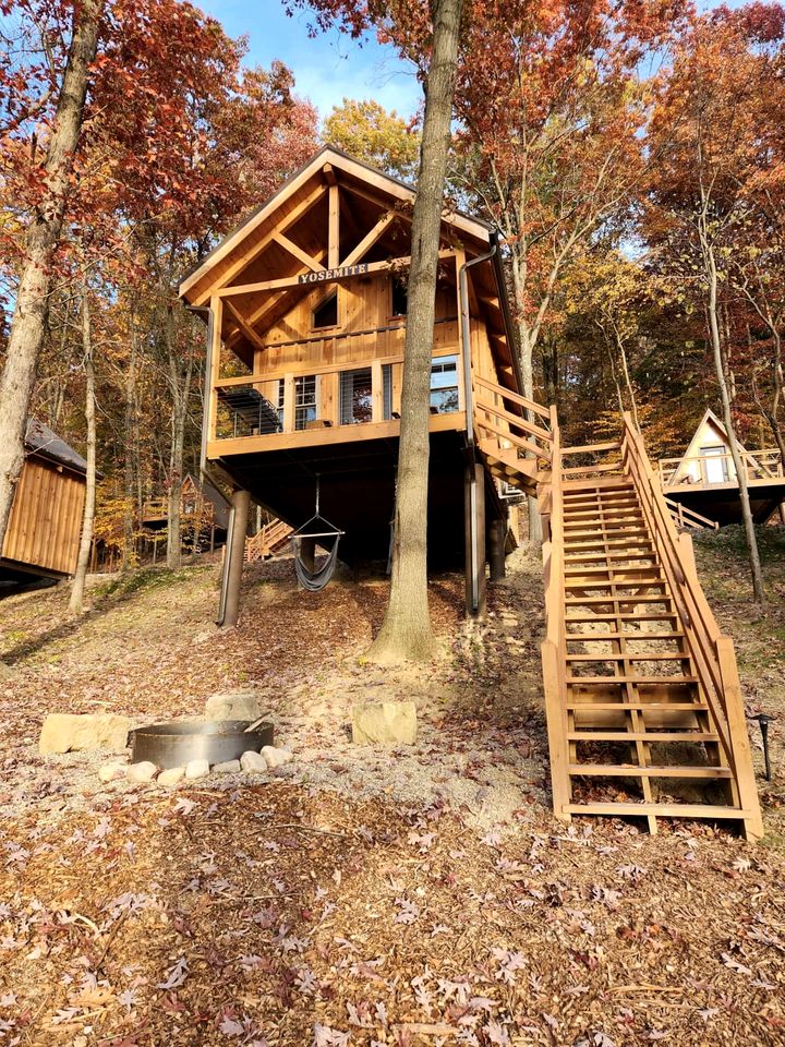 Pet-Friendly Tree Cabin by Tappan Lake with Lofted Space in Ohio