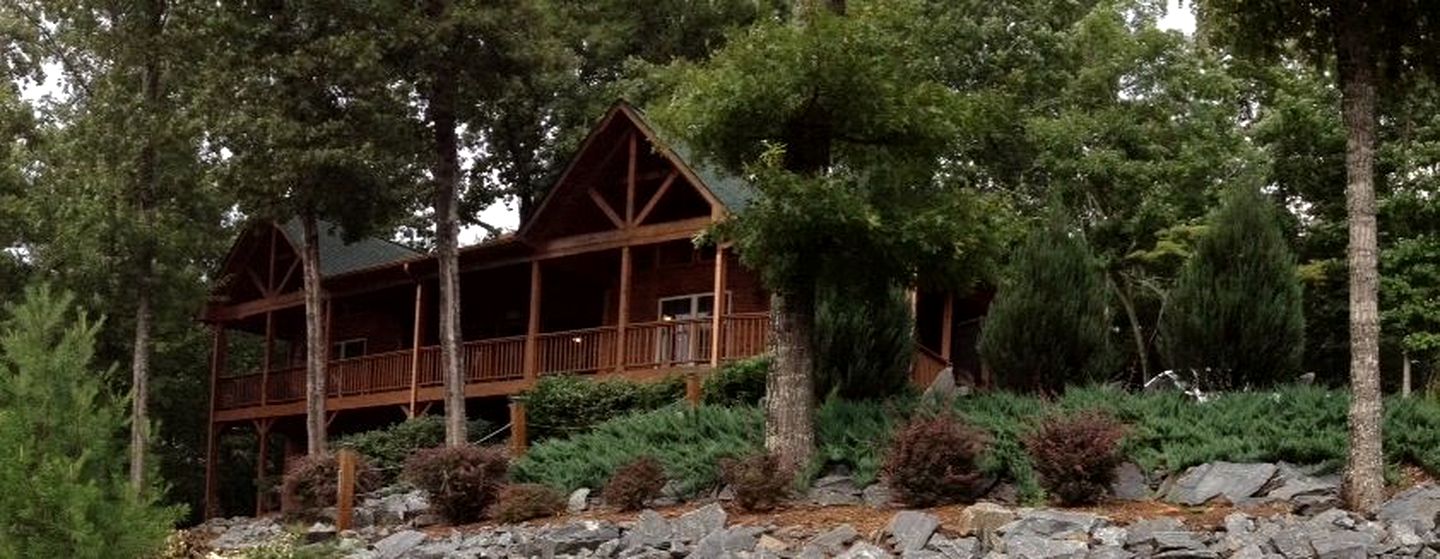 Riverside Cabin near Great Smoky Mountains National Park, NC