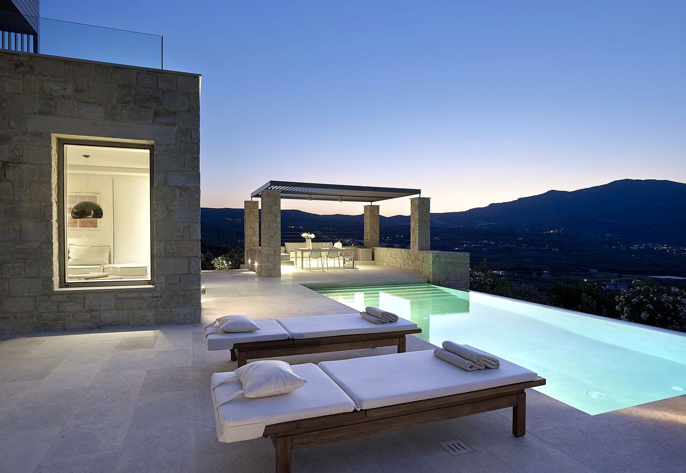 Fantastic Two-Story Villa with an Infinity Pool near Kissamos, Crete
