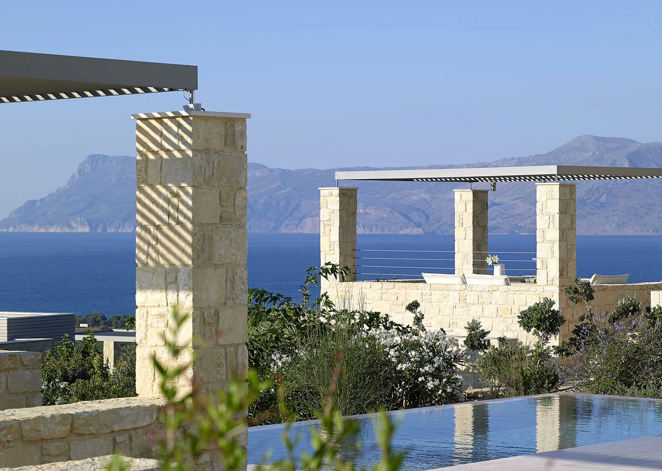 Fantastic Two-Story Villa with an Infinity Pool near Kissamos, Crete