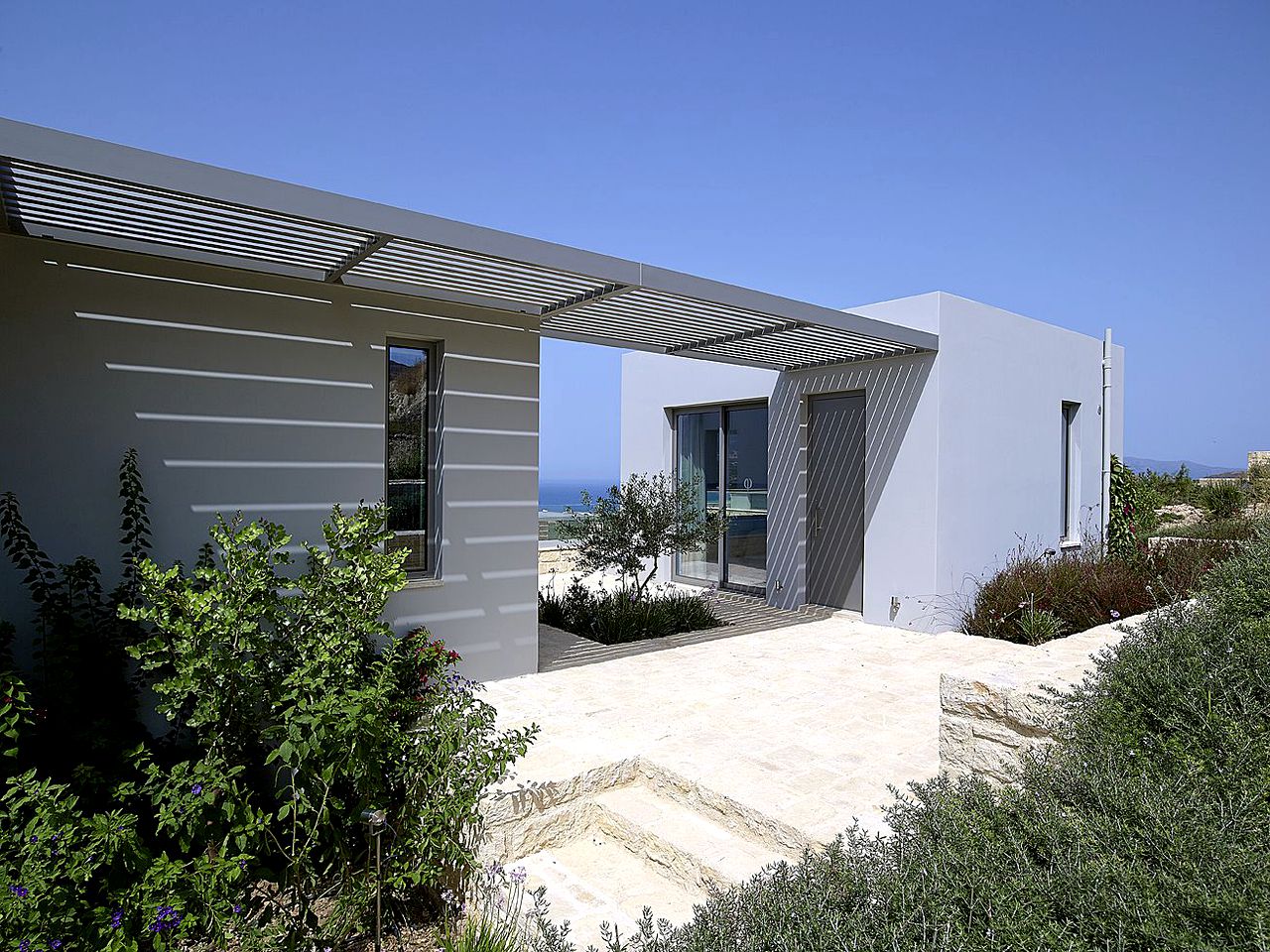 Fantastic Two-Story Villa with an Infinity Pool near Kissamos, Crete