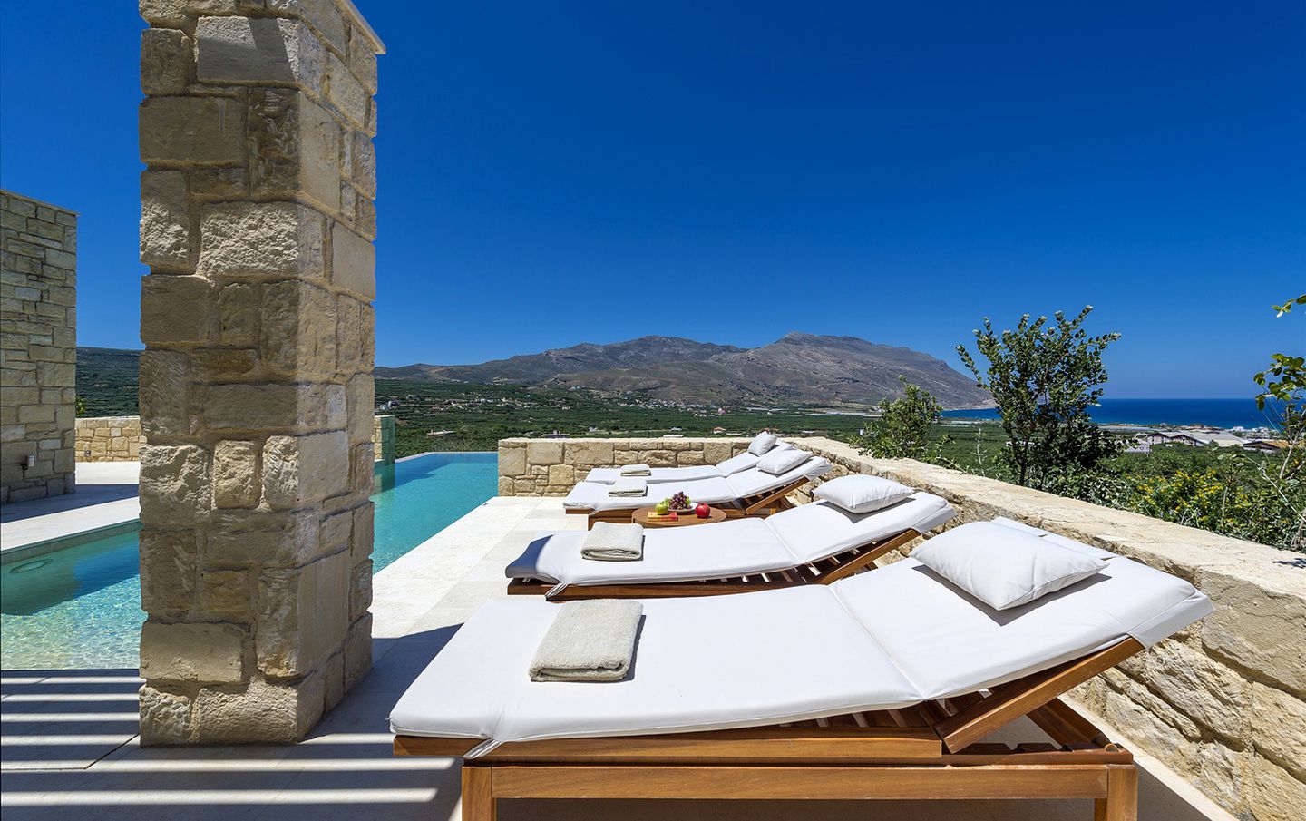 Fabulous Villa for a Luxury Getaway by Kissamos Bay, Crete