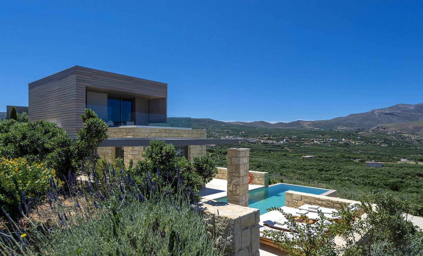 Fabulous Villa for a Luxury Getaway by Kissamos Bay, Crete