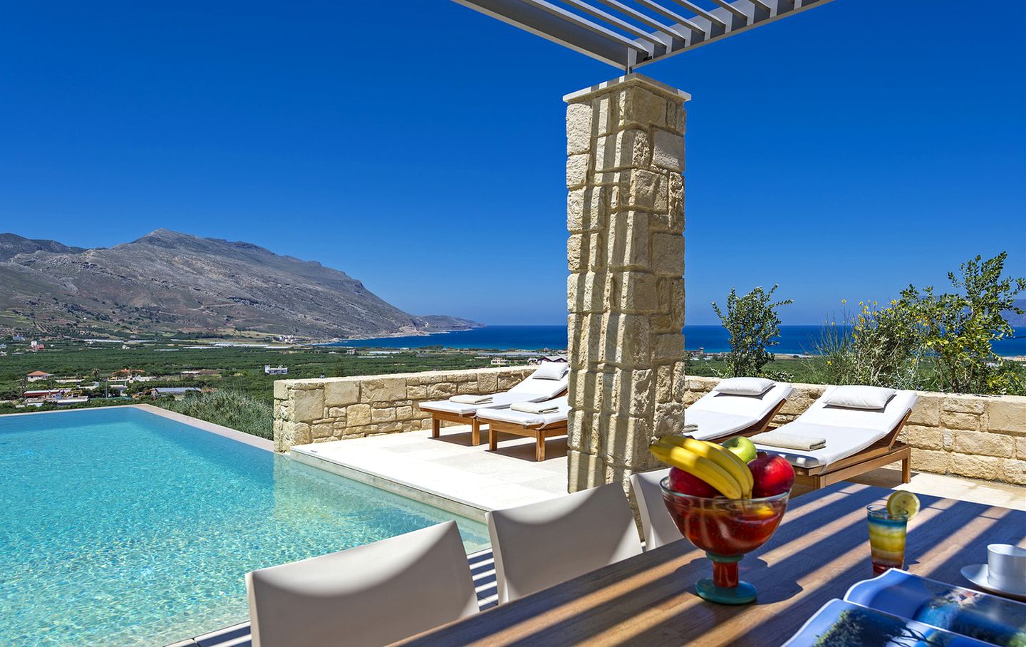 Fabulous Villa for a Luxury Getaway by Kissamos Bay, Crete