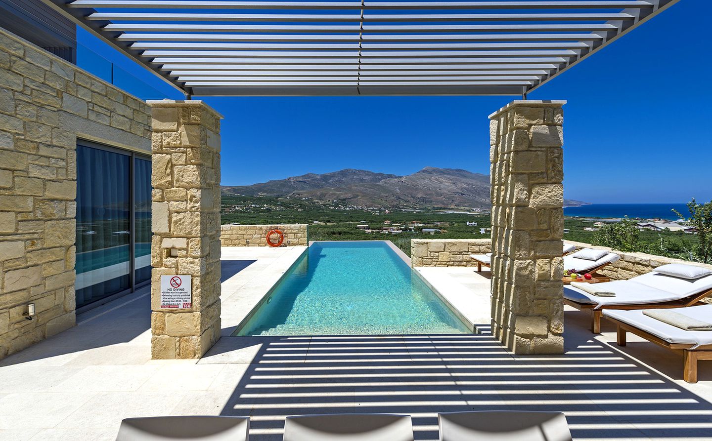 Fabulous Villa for a Luxury Getaway by Kissamos Bay, Crete