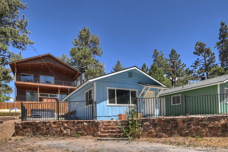 Cabins (United States of America, Big Bear Lake, California)