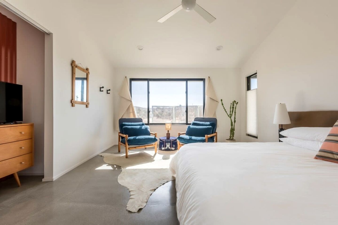 Joshua Tree Glamping Oasis with Outdoor Shower and Private Hot Tub, near Palm Springs, California