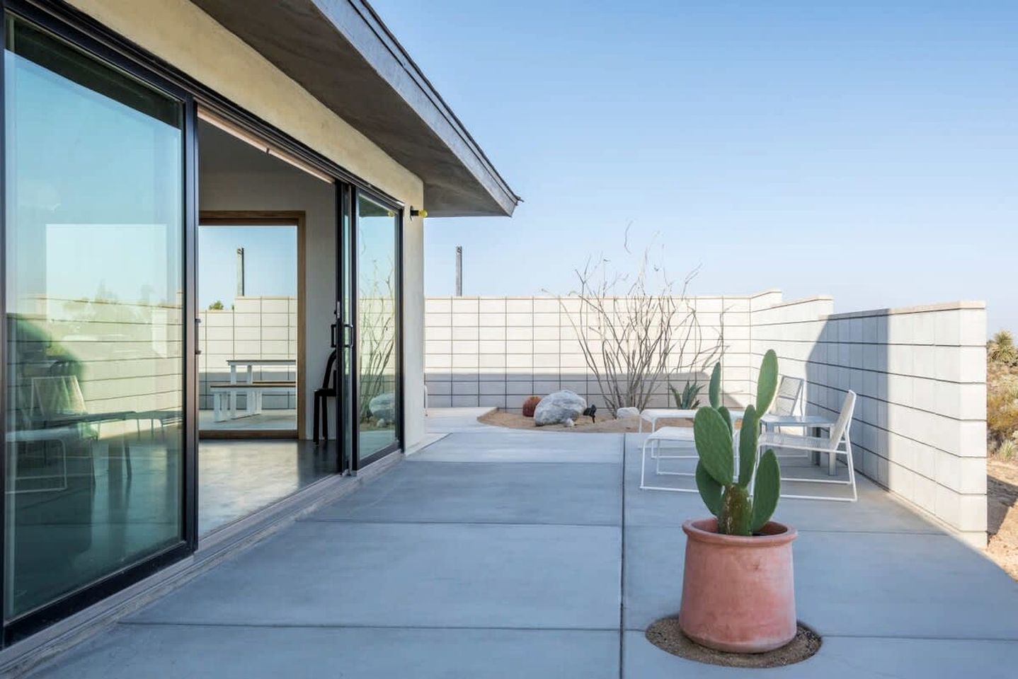 Joshua Tree Glamping Oasis with Outdoor Shower and Private Hot Tub, near Palm Springs, California