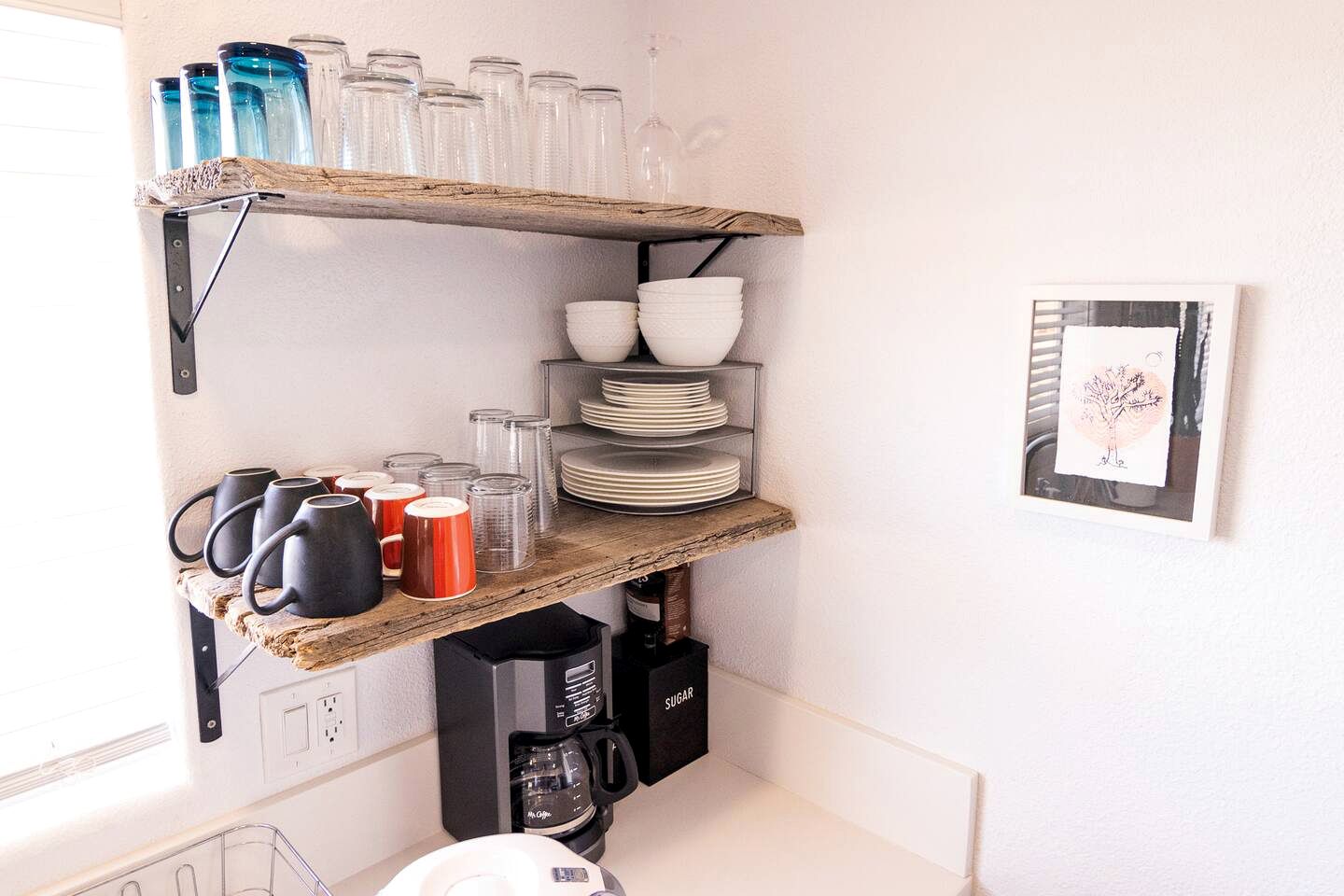 Yucca Valley Glampiing Spot with Hot-Tub and Full Amenities