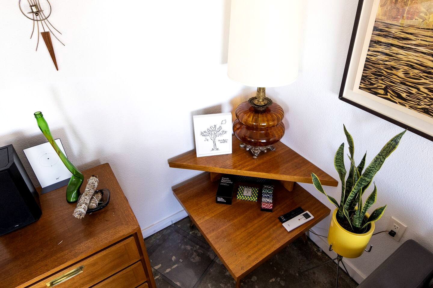 Yucca Valley Glampiing Spot with Hot-Tub and Full Amenities