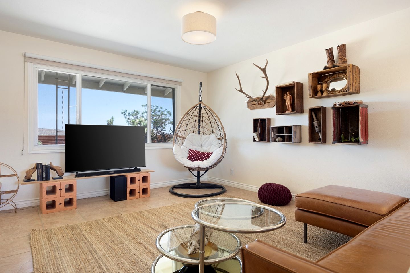 Exquisite Rental Beautifully Design in Yucca Valley, California