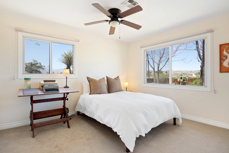 Cabins (United States of America, Yucca Valley, California)