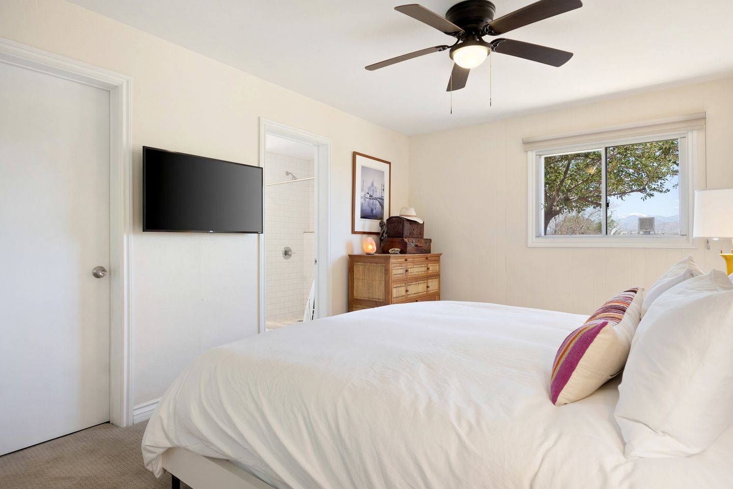 Exquisite Rental Beautifully Design in Yucca Valley, California