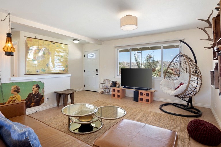 Cabins (United States of America, Yucca Valley, California)