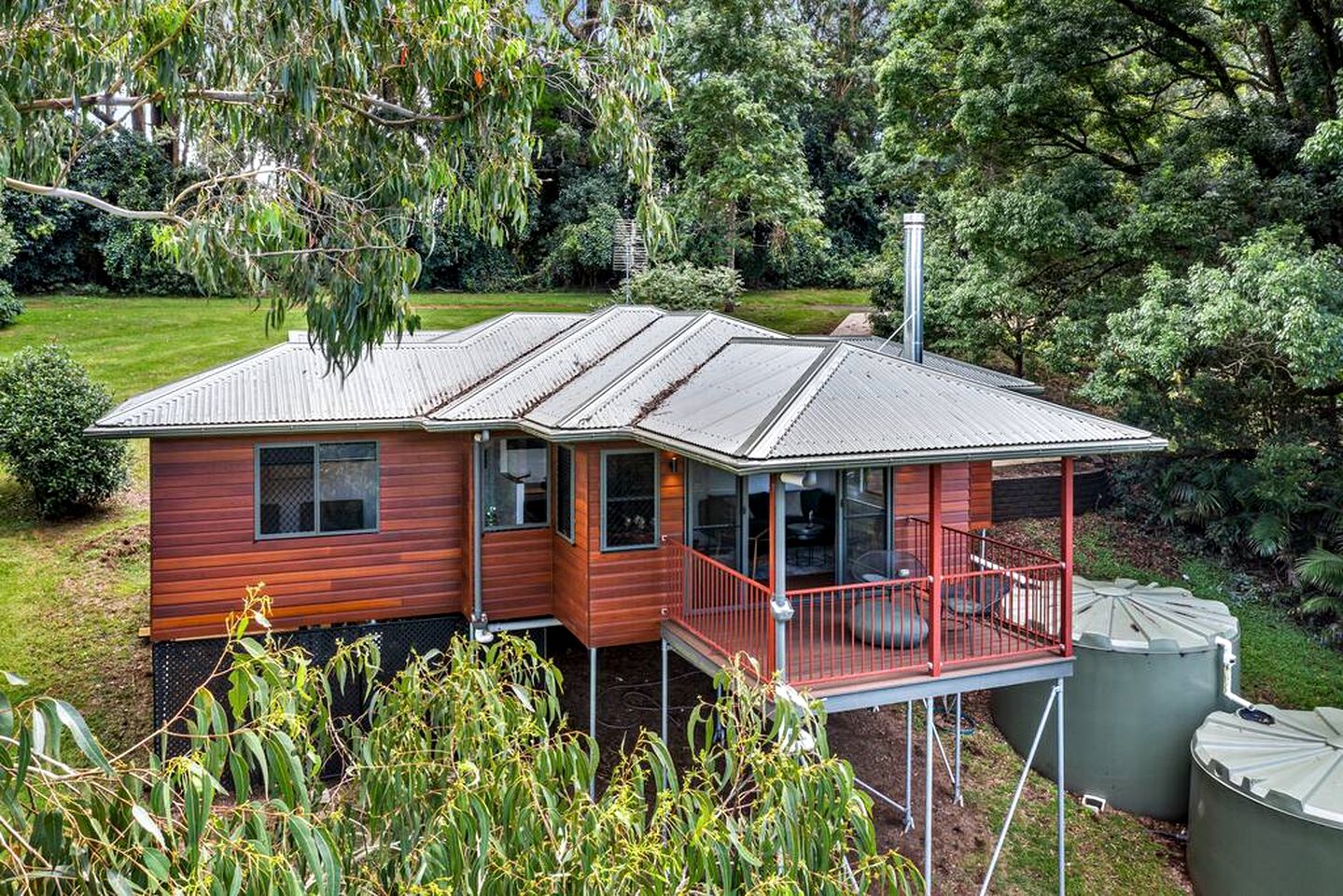 Luxury Scandi-Japanese Retreat with Private Spa near Ravensbourne National Park, Crows Nest QLD