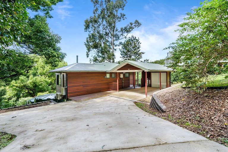 Vacation Rentals (Australia, Ravensbourne, Queensland)